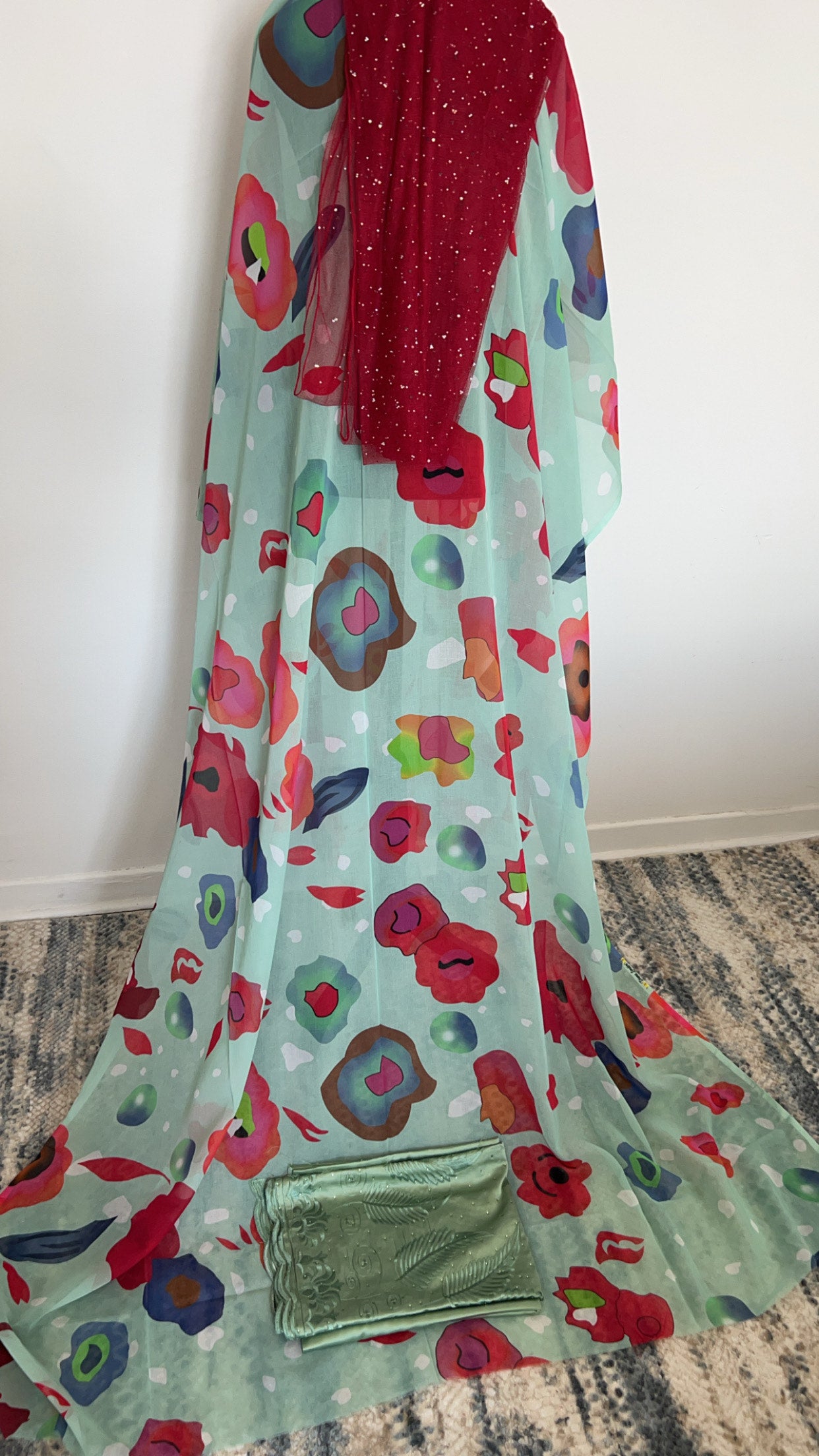 Dirac somali full bac set. Free size with green gogora and red dentelle garbasaar soft material