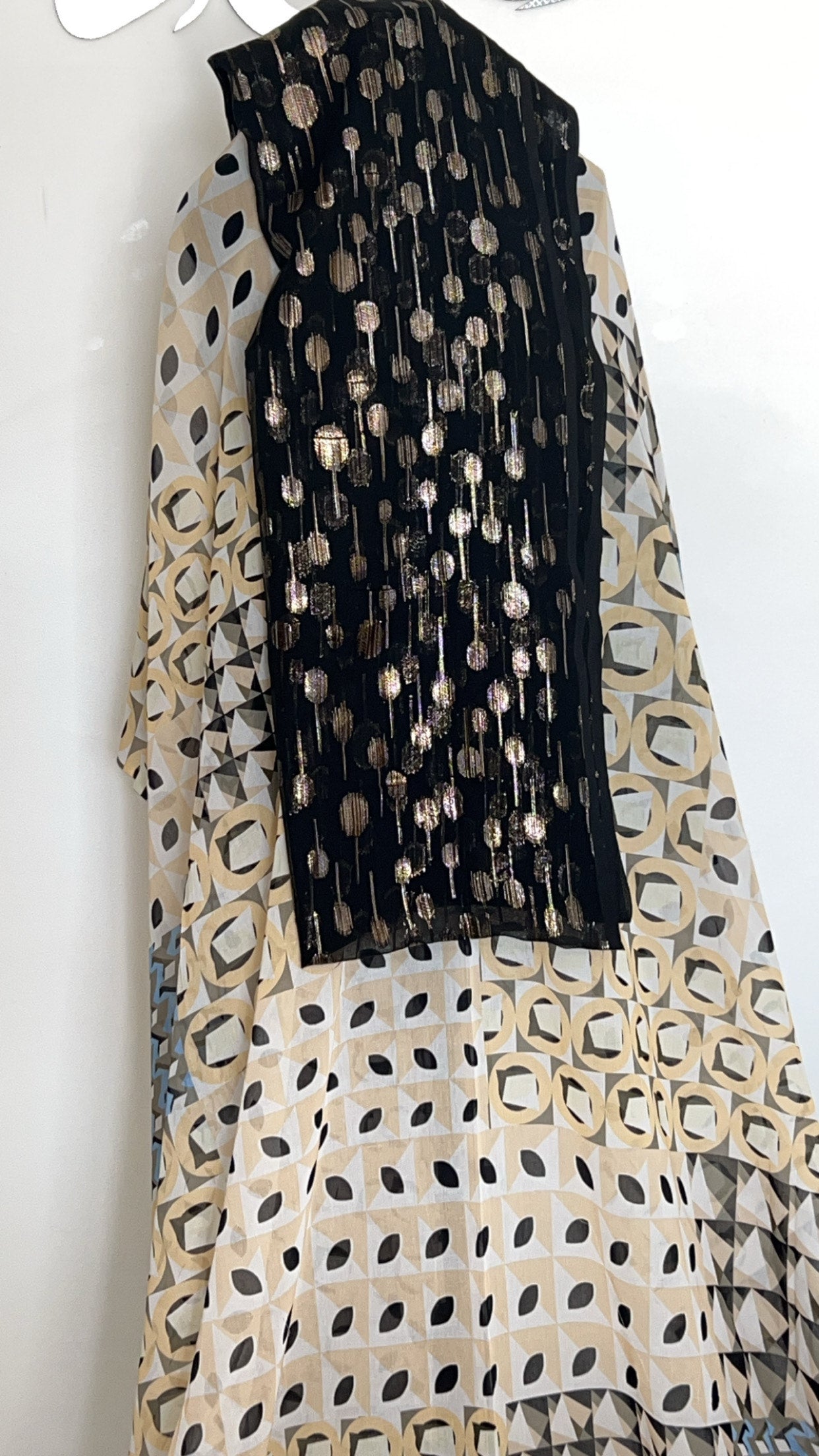 Swiss dirac set Free size. full bac with black silk garbasaar and beige gogora